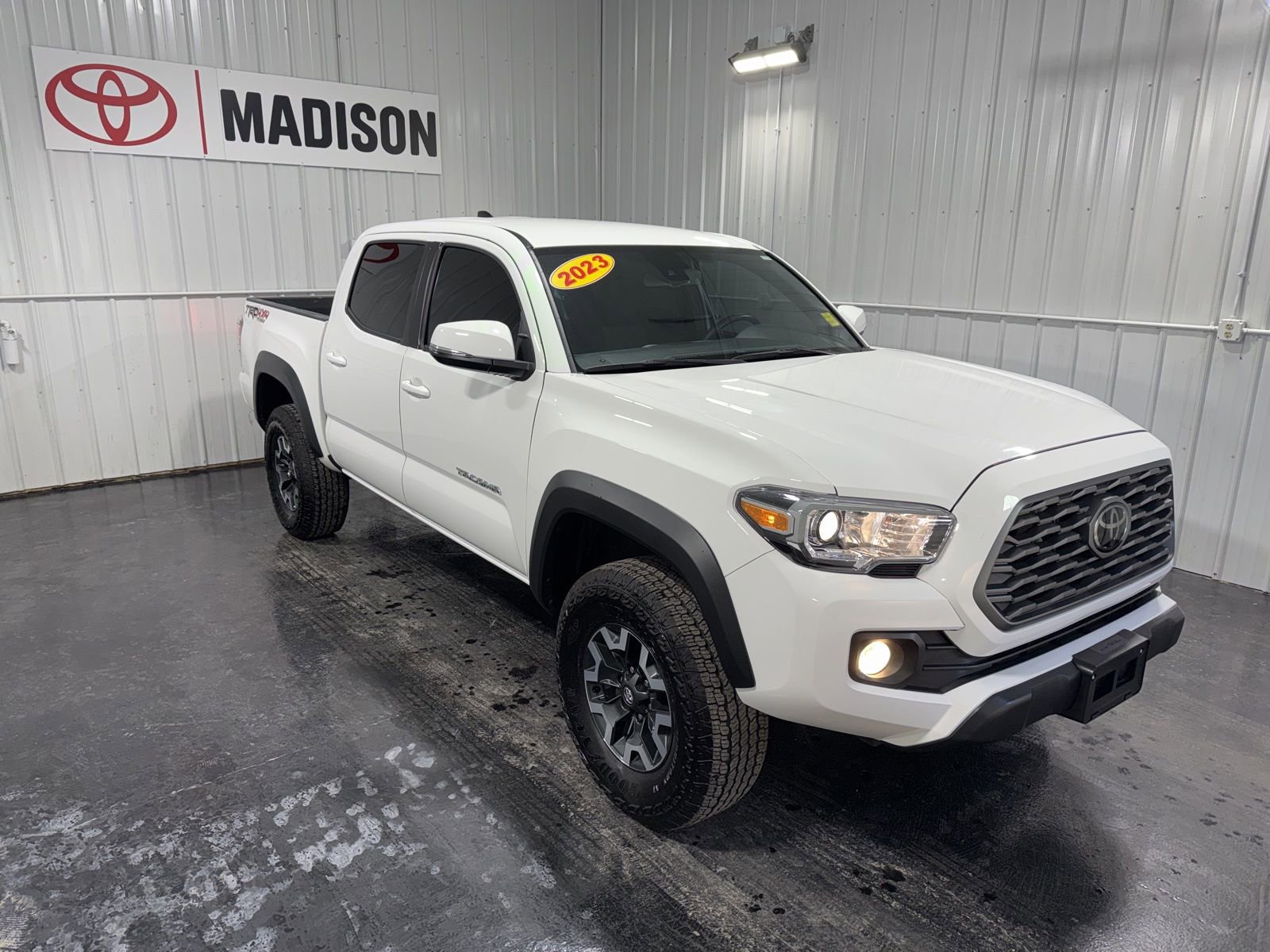 Used 2023 Toyota Tacoma TRD Off-Road w/ Technology Package image 4