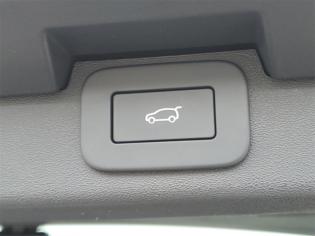 New 2025 Land Rover Discovery Dynamic SE image 7