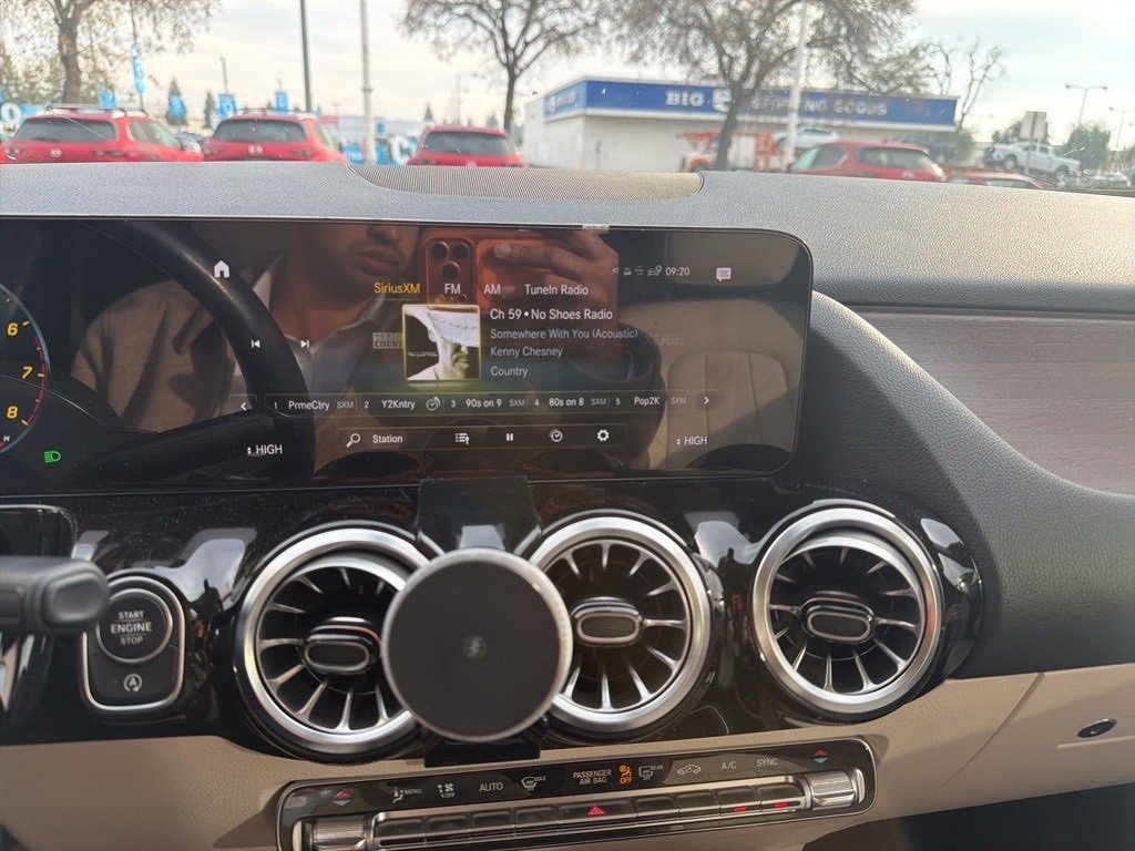 Used 2023 Mercedes-Benz GLA 250 4MATIC image 15