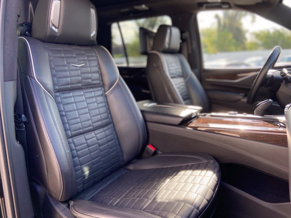 Used 2023 Cadillac Escalade Sport Platinum w/ LPO, ONYX Package AWD/4WD image 19