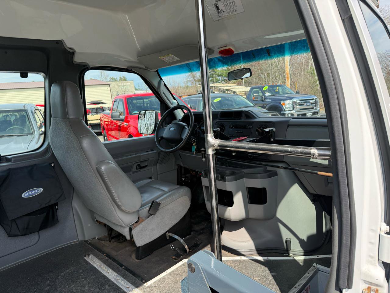 Used 2012 Ford E-250 and Econoline 250 w/ PWR Group RWD image 16