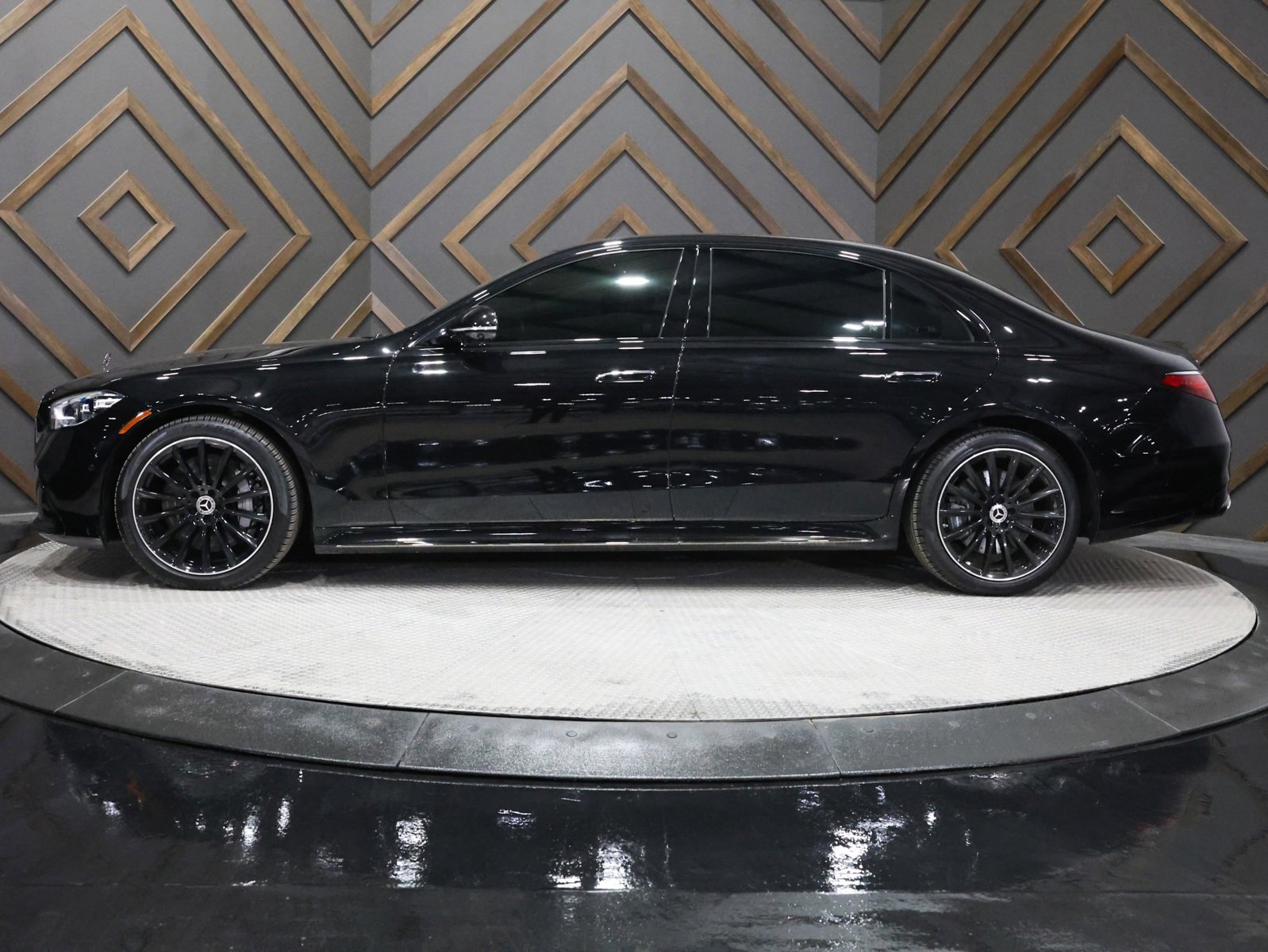 Used 2025 Mercedes-Benz S 580 4MATIC Sedan image 37