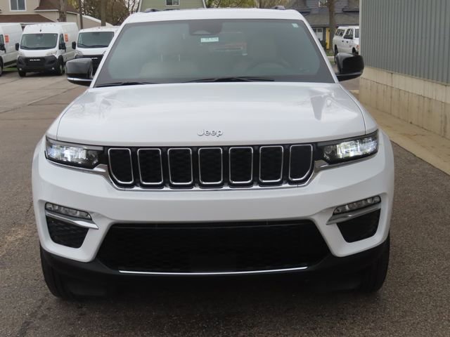 Used 2023 Jeep Grand Cherokee Limited AWD/4WD image 13