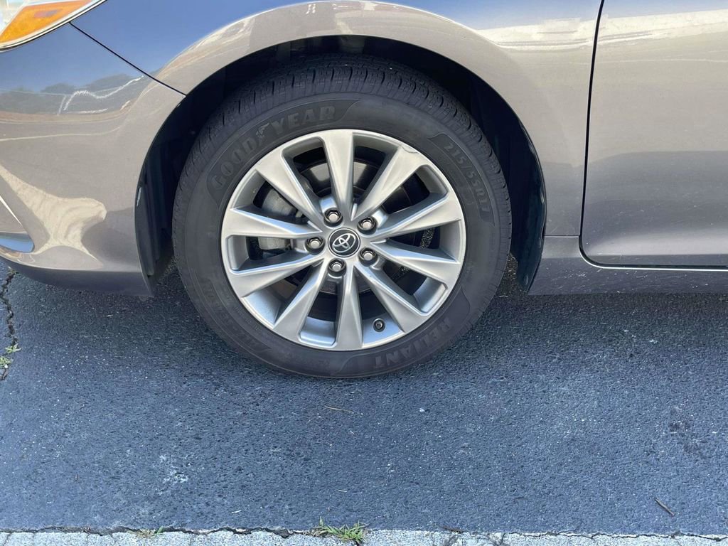 Used 2017 Toyota Camry XLE FWD image 25