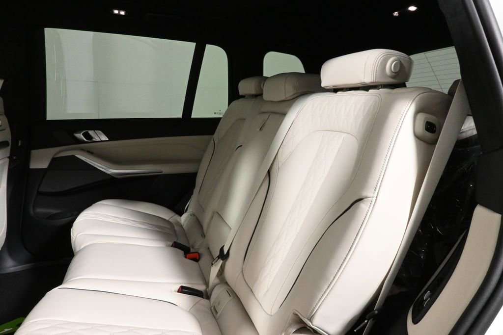 New 2026 BMW X7 xDrive40i w/ Executive Package image 4