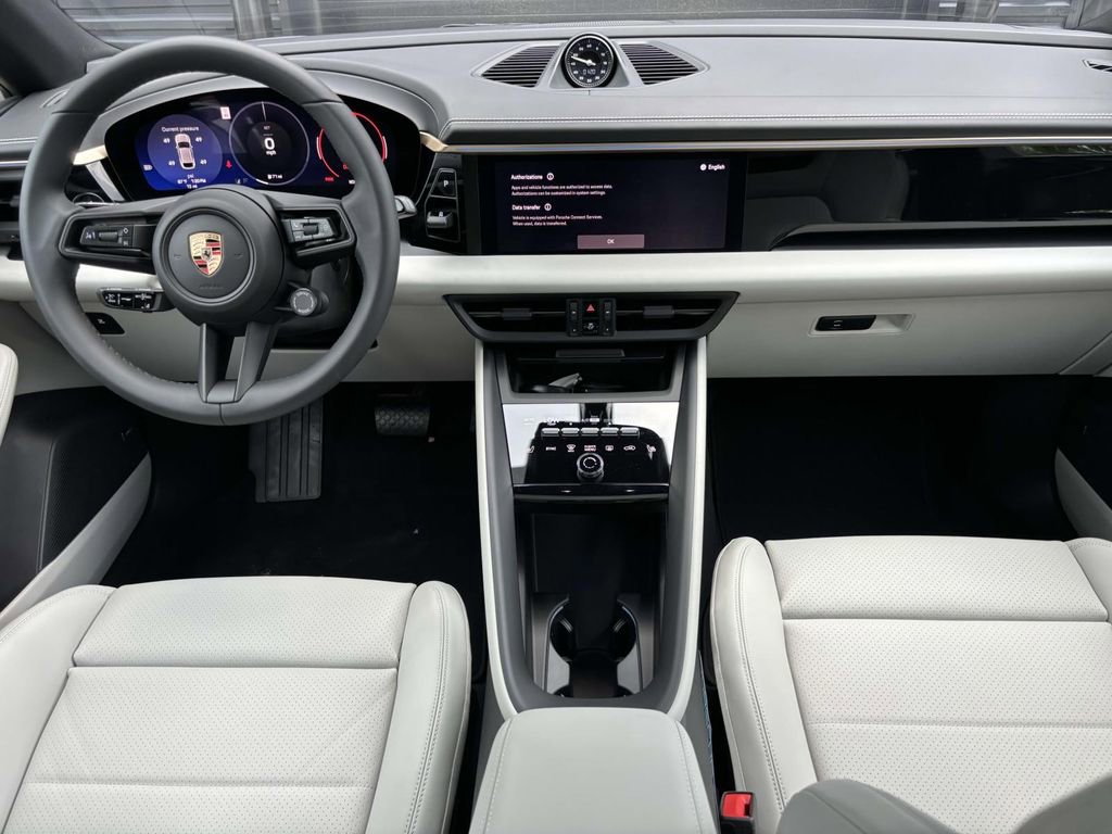 Used 2025 Porsche Macan 4 Electric image 18