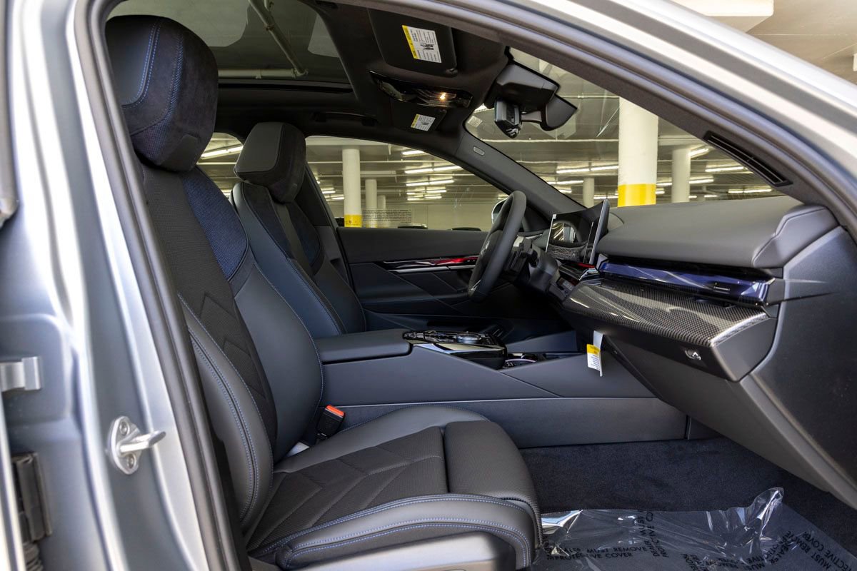 New 2026 BMW 550e xDrive AWD/4WD image 31