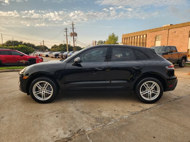 Used 2025 Porsche Macan AWD/4WD image 4