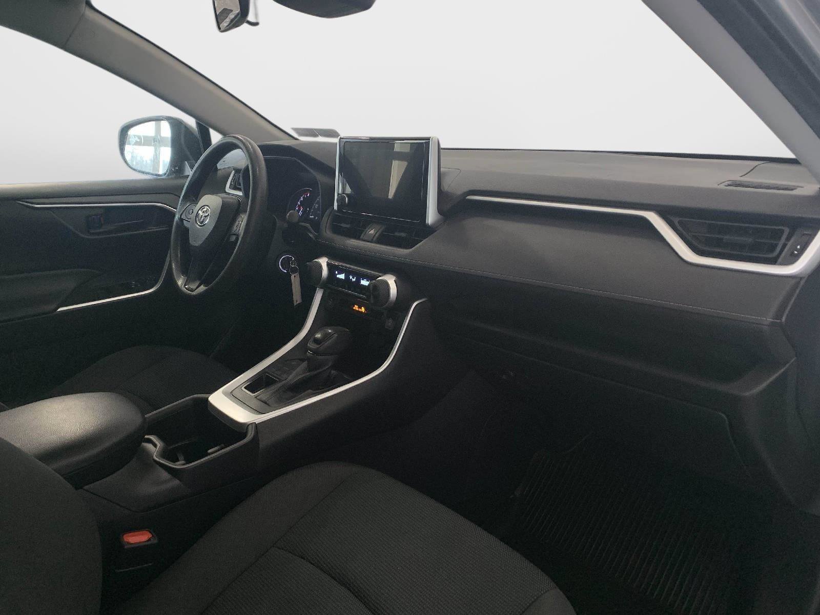 Used 2023 Toyota RAV4 LE image 40