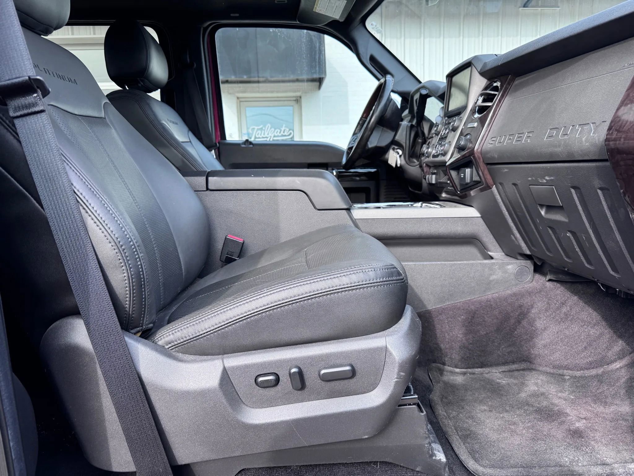 Used 2016 Ford F350 Platinum image 11