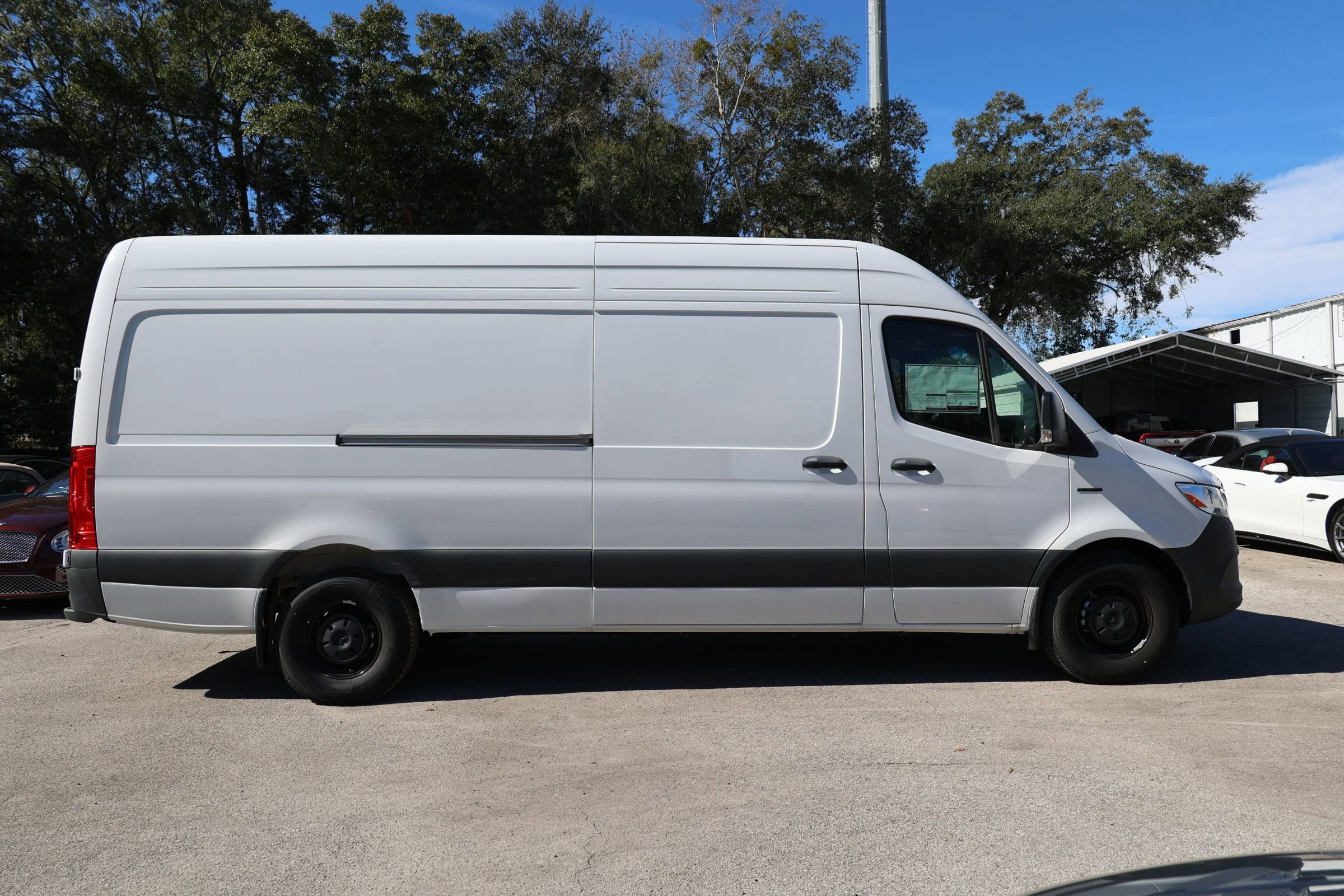Used 2024 Mercedes-Benz eSprinter 170 Cargo image 24