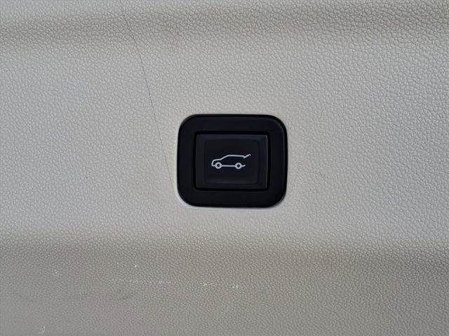 Certified 2023 Cadillac Escalade Sport Platinum AWD/4WD image 13