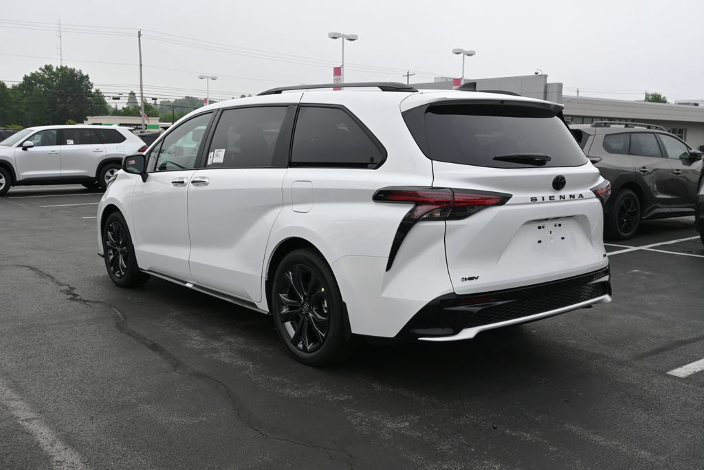 New 2026 Toyota Sienna XSE FWD image 5