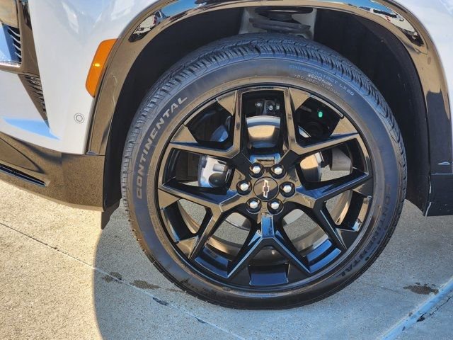 Used 2025 Chevrolet Traverse RS image 16