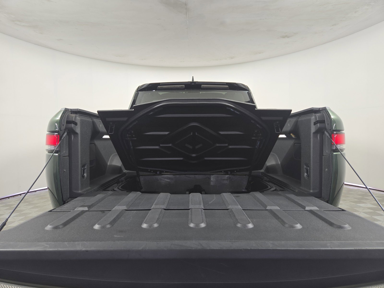 Used 2023 Rivian R1T Adventure image 15