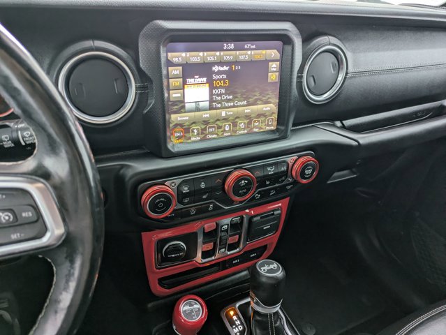 Used 2018 Jeep Wrangler Unlimited Sahara image 11