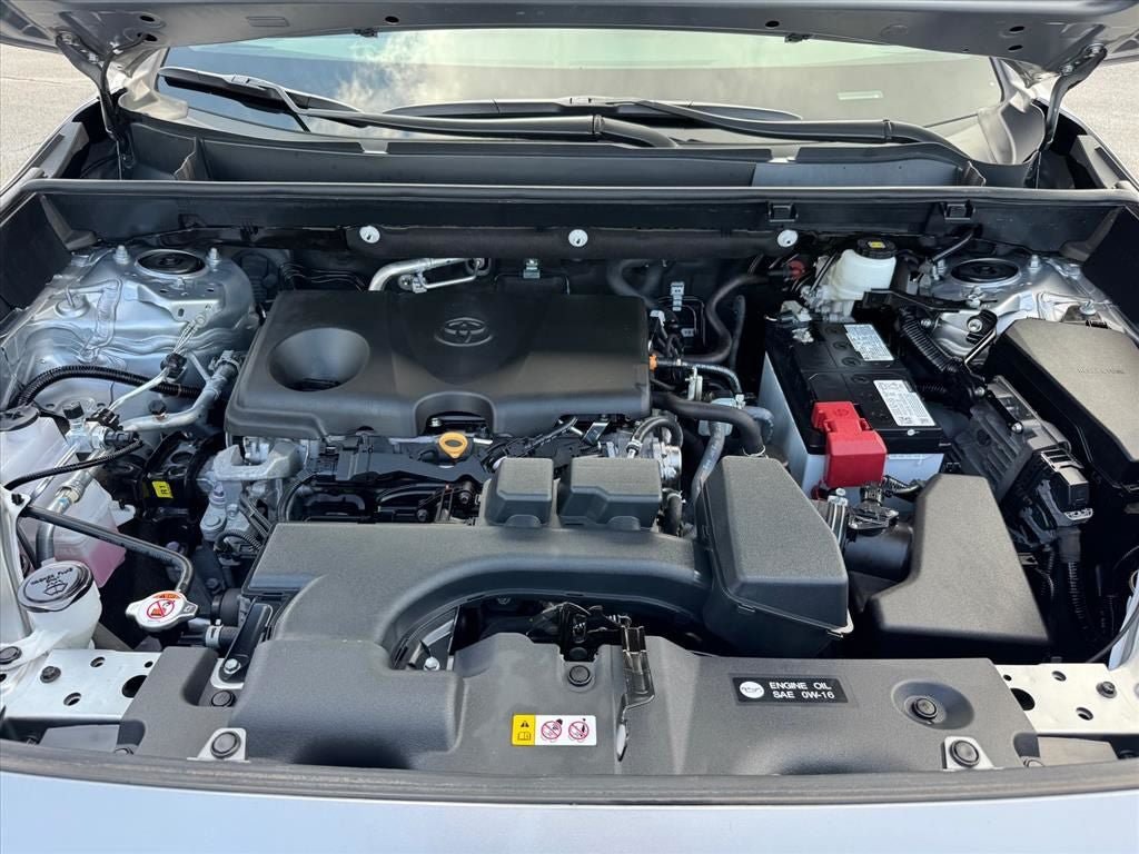 Used 2023 Toyota RAV4 LE AWD/4WD image 17