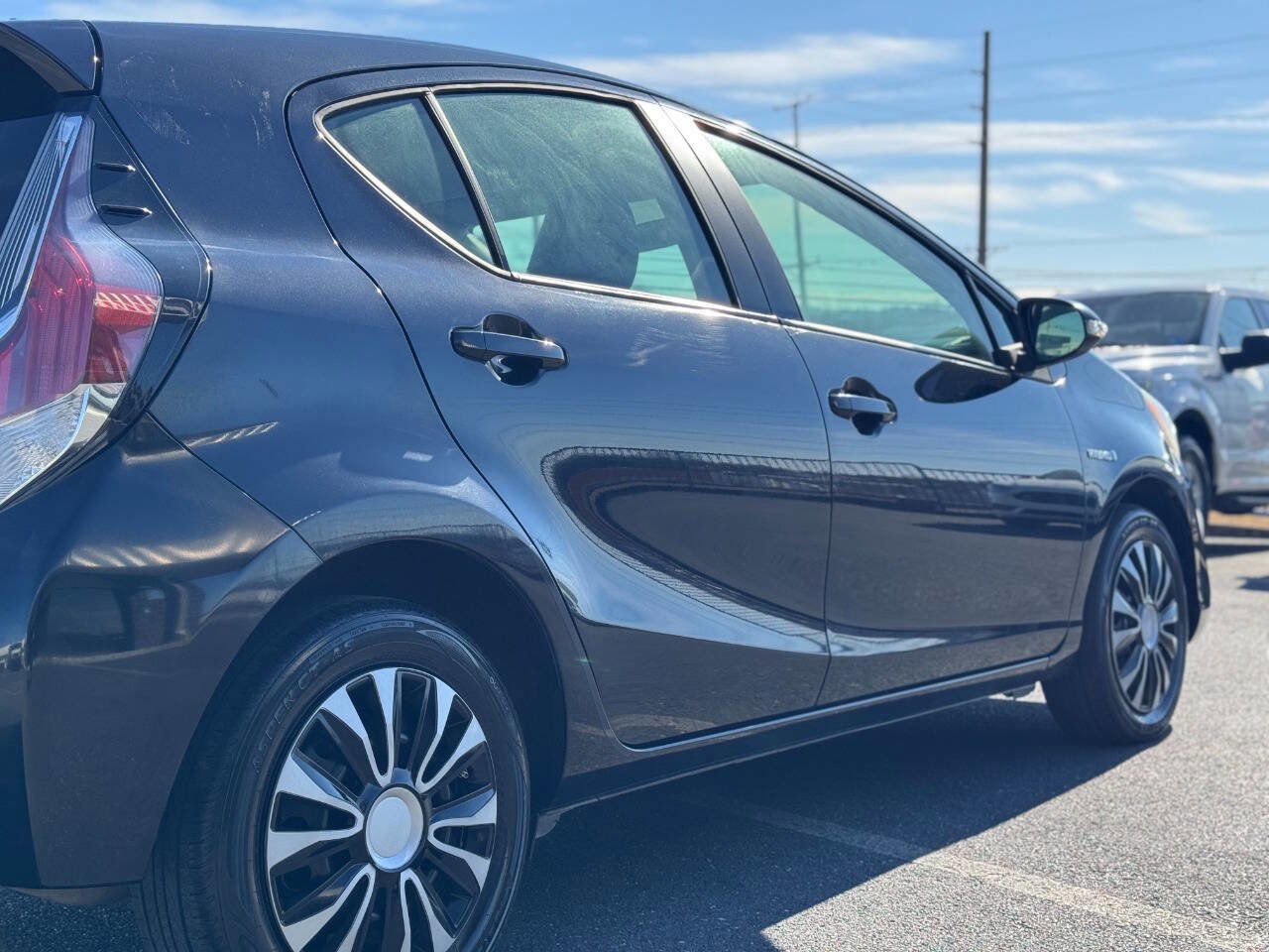 Used 2016 Toyota Prius C Two image 41