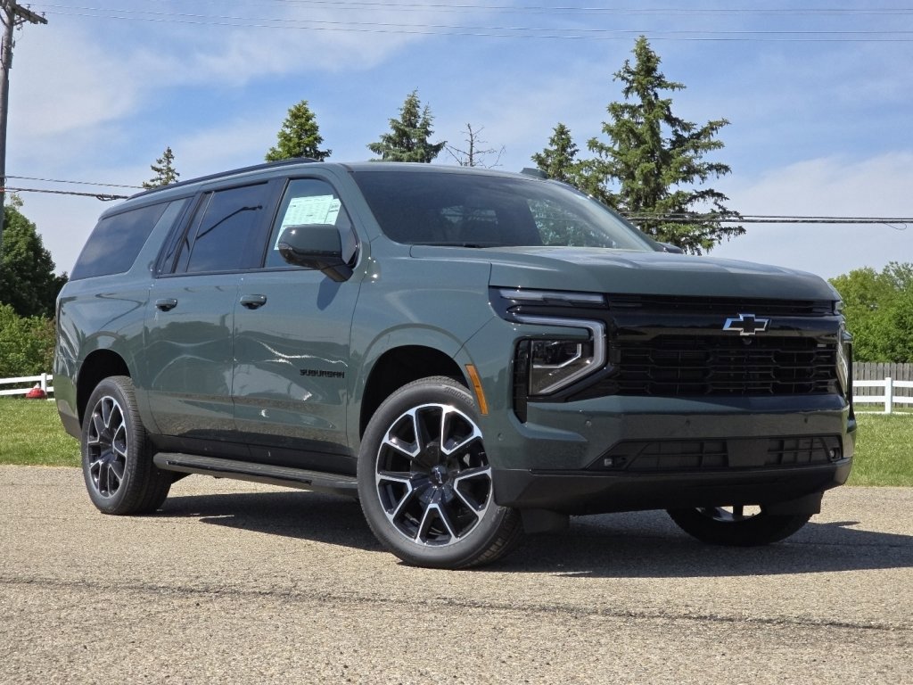 New 2026 Chevrolet Suburban RST w/ Comfort Package AWD/4WD image 2