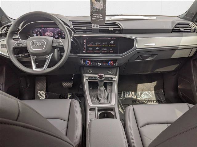 New 2025 Audi Q3 2.0T Premium image 14