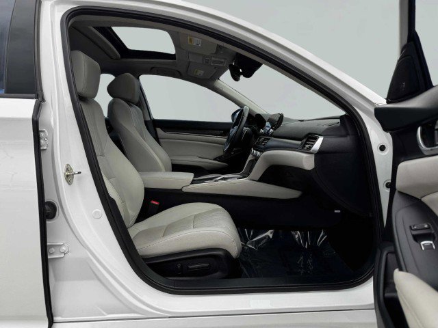Used 2018 Honda Accord Touring image 47