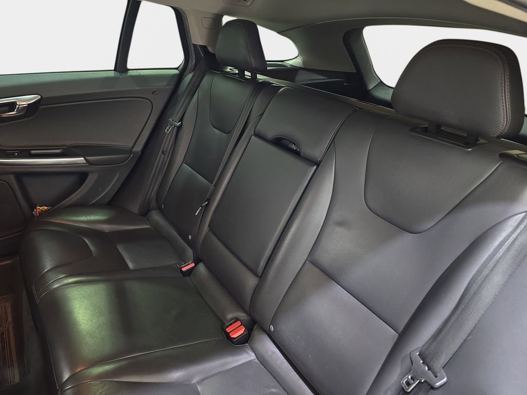 Used 2016 Volvo V60 T5 Cross Country w/ Convenience Package image 16