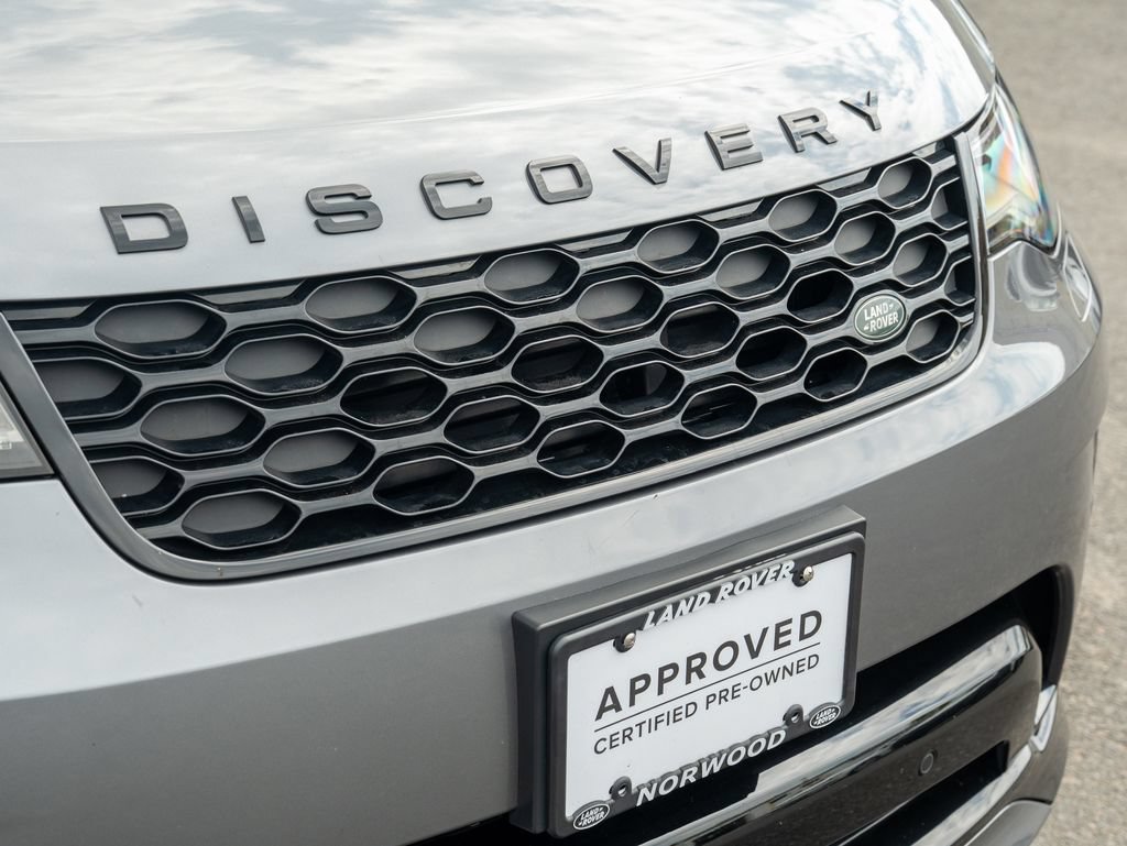 Certified 2025 Land Rover Discovery Dynamic SE AWD/4WD image 16