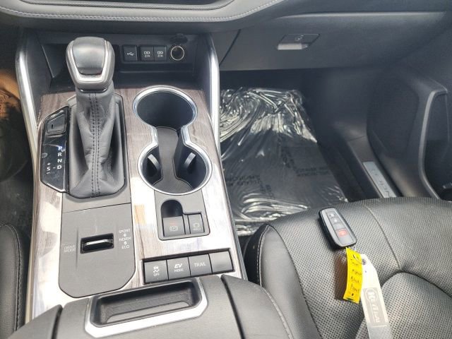 Used 2020 Toyota Highlander Limited image 24
