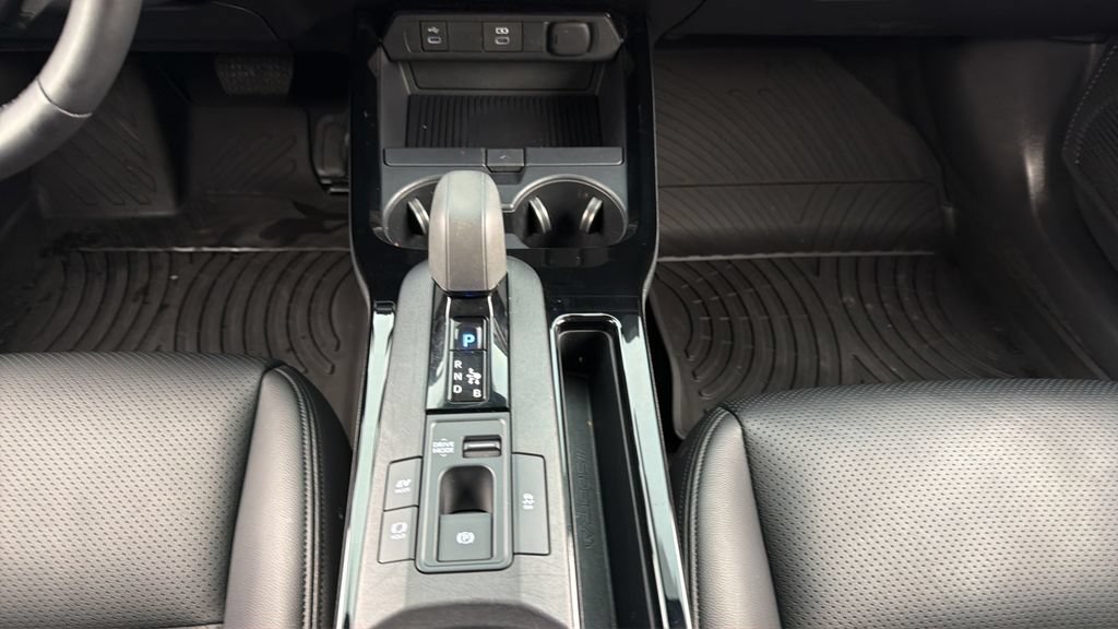 Used 2025 Toyota Prius LE FWD image 20