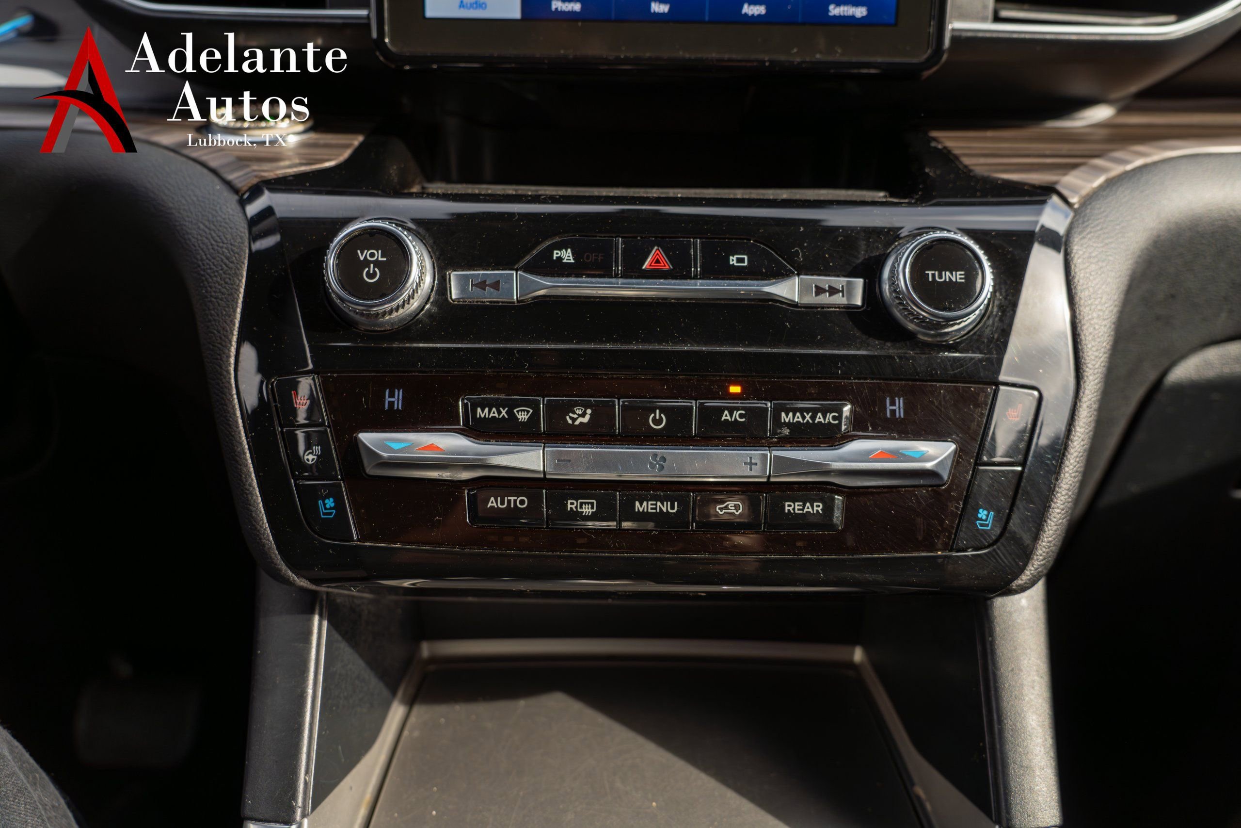 Used 2021 Ford Explorer Limited w/ Equipment Group 301A image 17