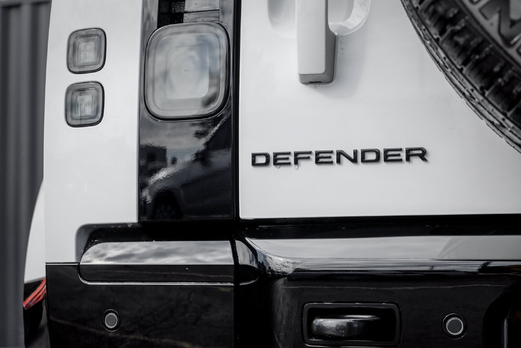New 2026 Land Rover Defender 110 X-Dynamic SE AWD/4WD image 8