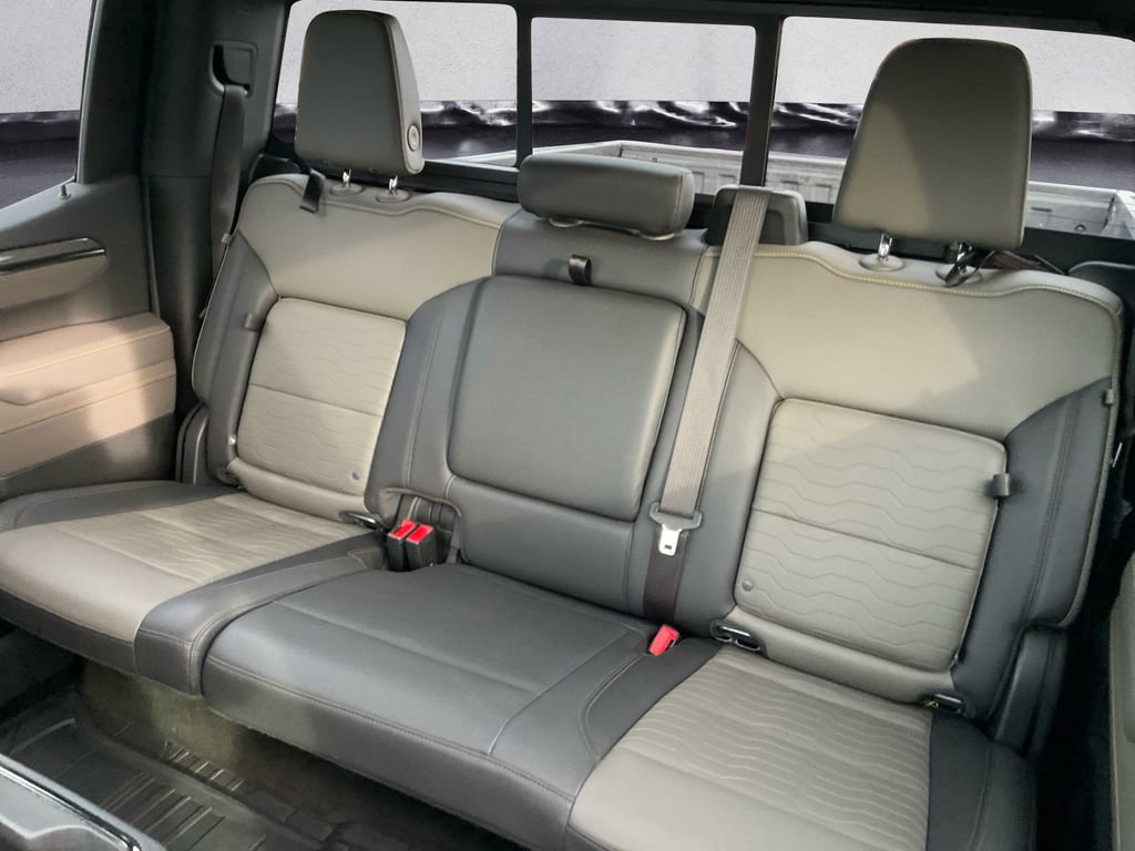 Used 2023 Chevrolet Silverado 1500 ZR2 w/ Technology Package image 9