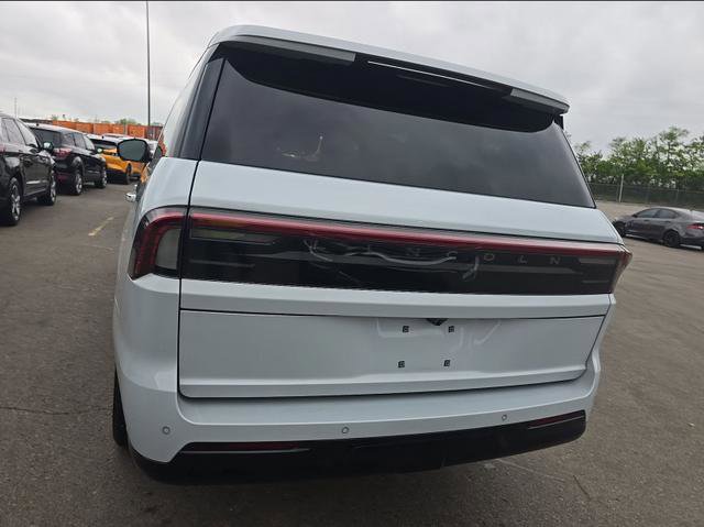 Used 2025 Lincoln Navigator Black Label AWD/4WD image 8