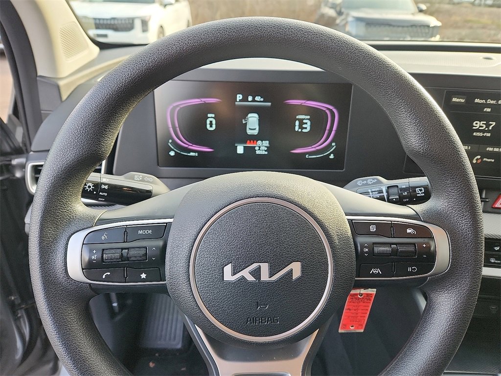 Certified 2025 Kia Sportage LX image 19