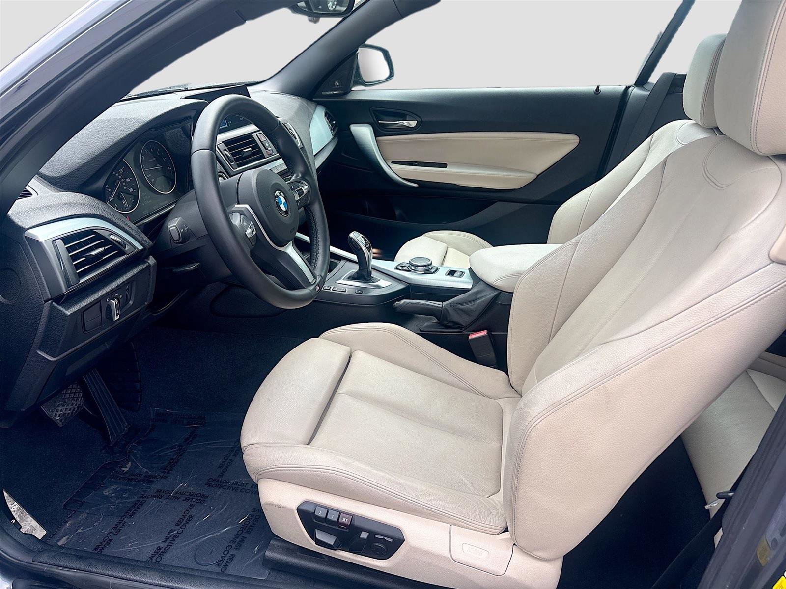 Used 2015 BMW M235i Convertible image 23