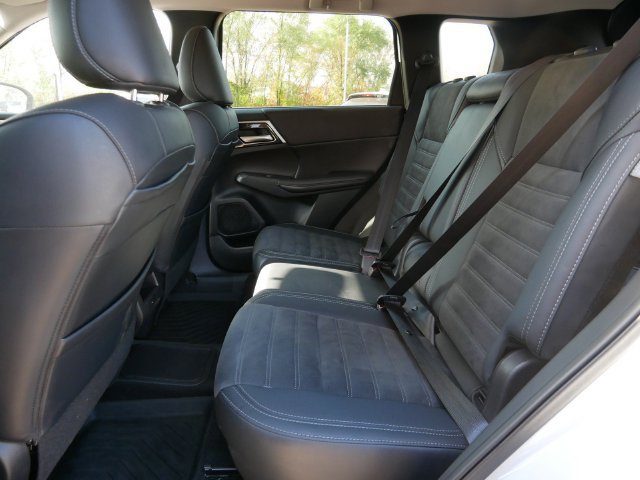 Used 2024 Mitsubishi Outlander SE AWD/4WD image 11