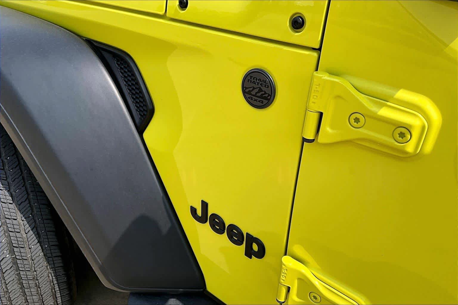Used 2023 Jeep Wrangler Sport AWD/4WD image 32