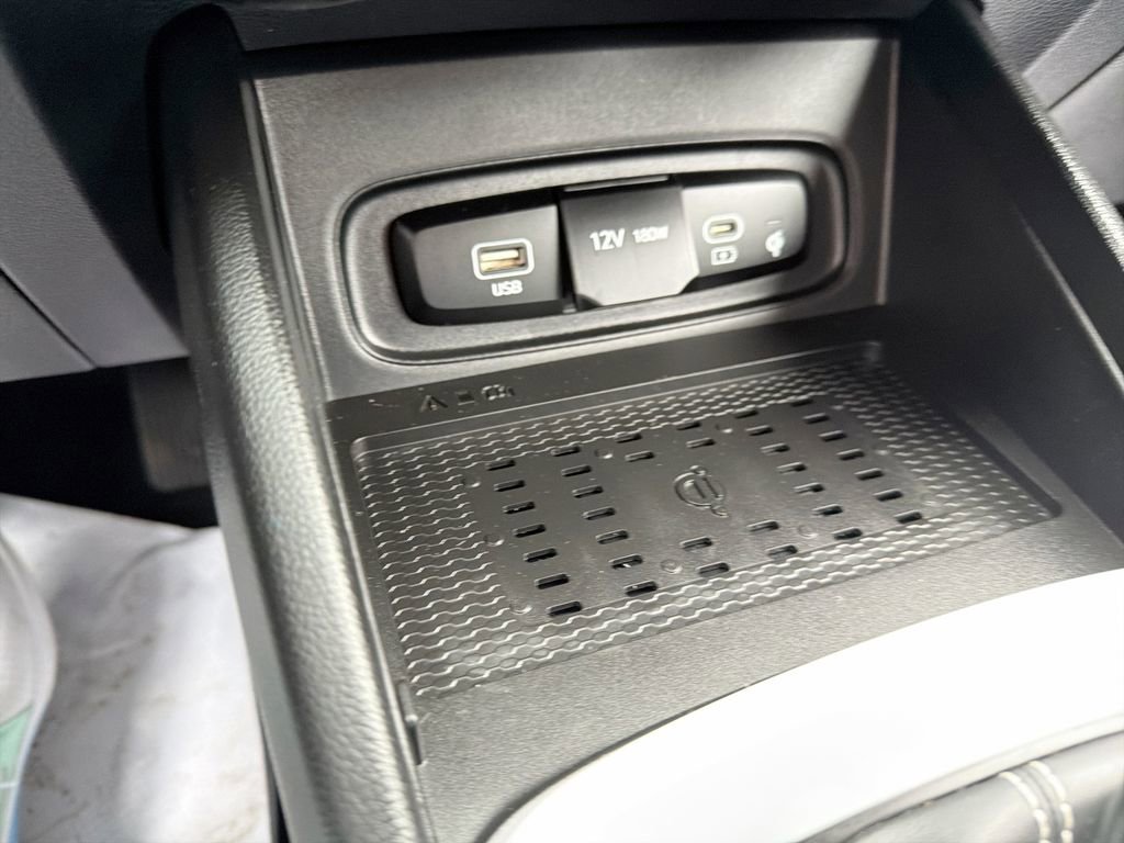 Certified 2024 Hyundai Venue Limited image 29