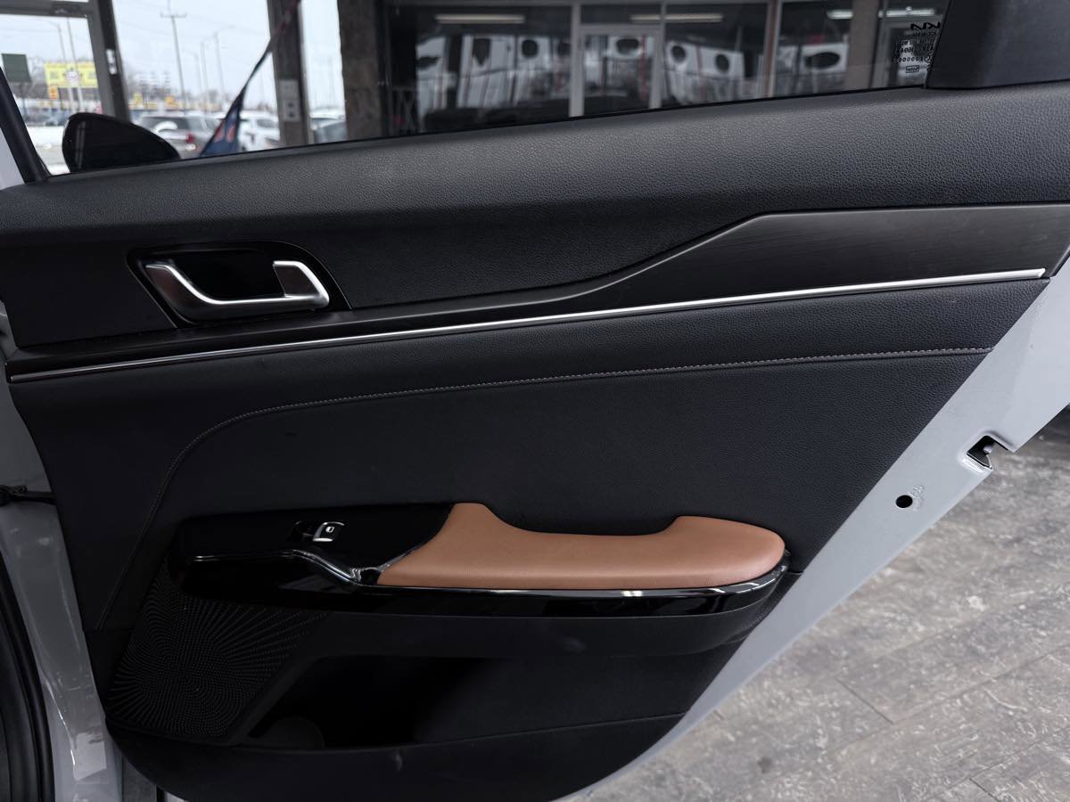 Used 2024 Kia K5 GT image 29