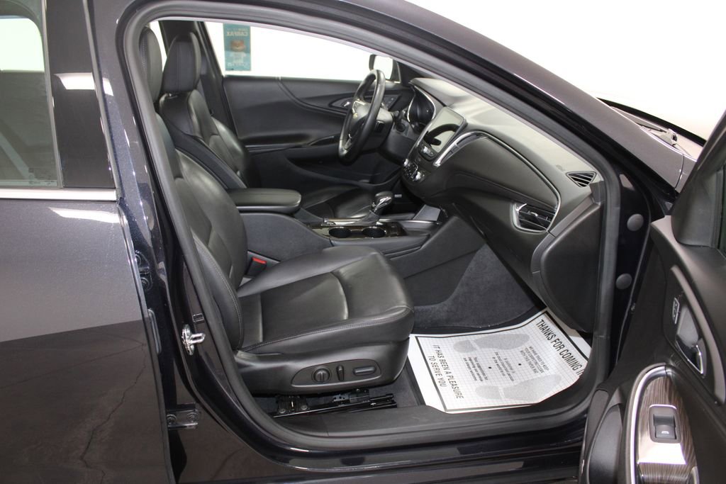 Used 2023 Chevrolet Malibu LT image 28