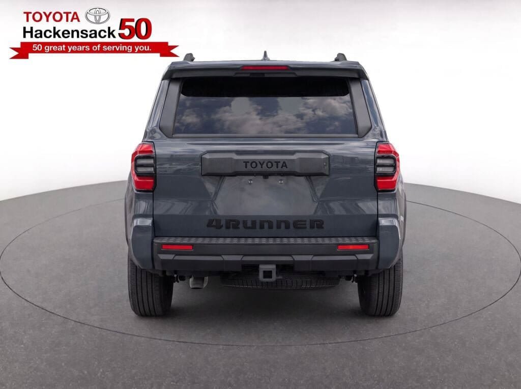 Used 2025 Toyota 4Runner SR5 AWD/4WD image 7