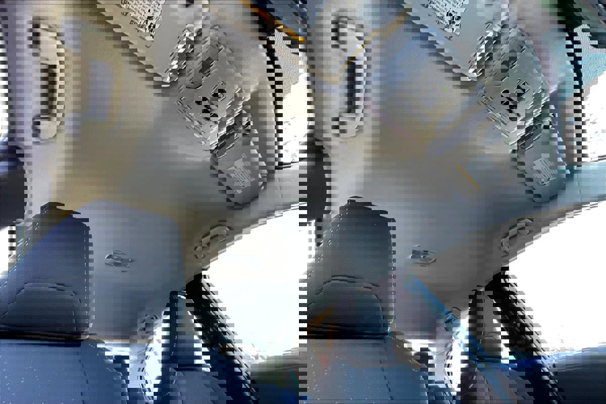 Used 2020 Toyota Corolla LE FWD image 22