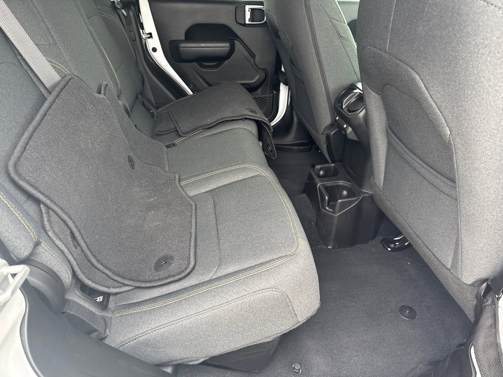 Used 2025 Jeep Gladiator Sport image 15