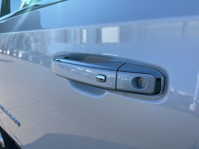 Used 2022 Chevrolet Suburban High Country image 65