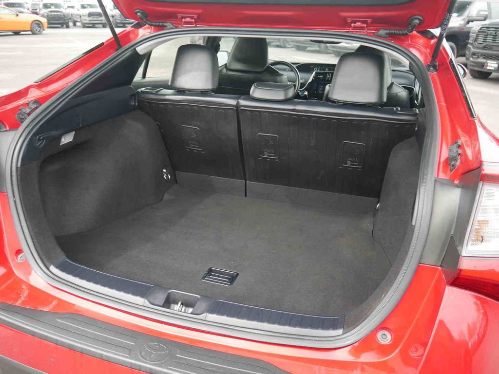 Used 2019 Toyota Prius XLE image 9