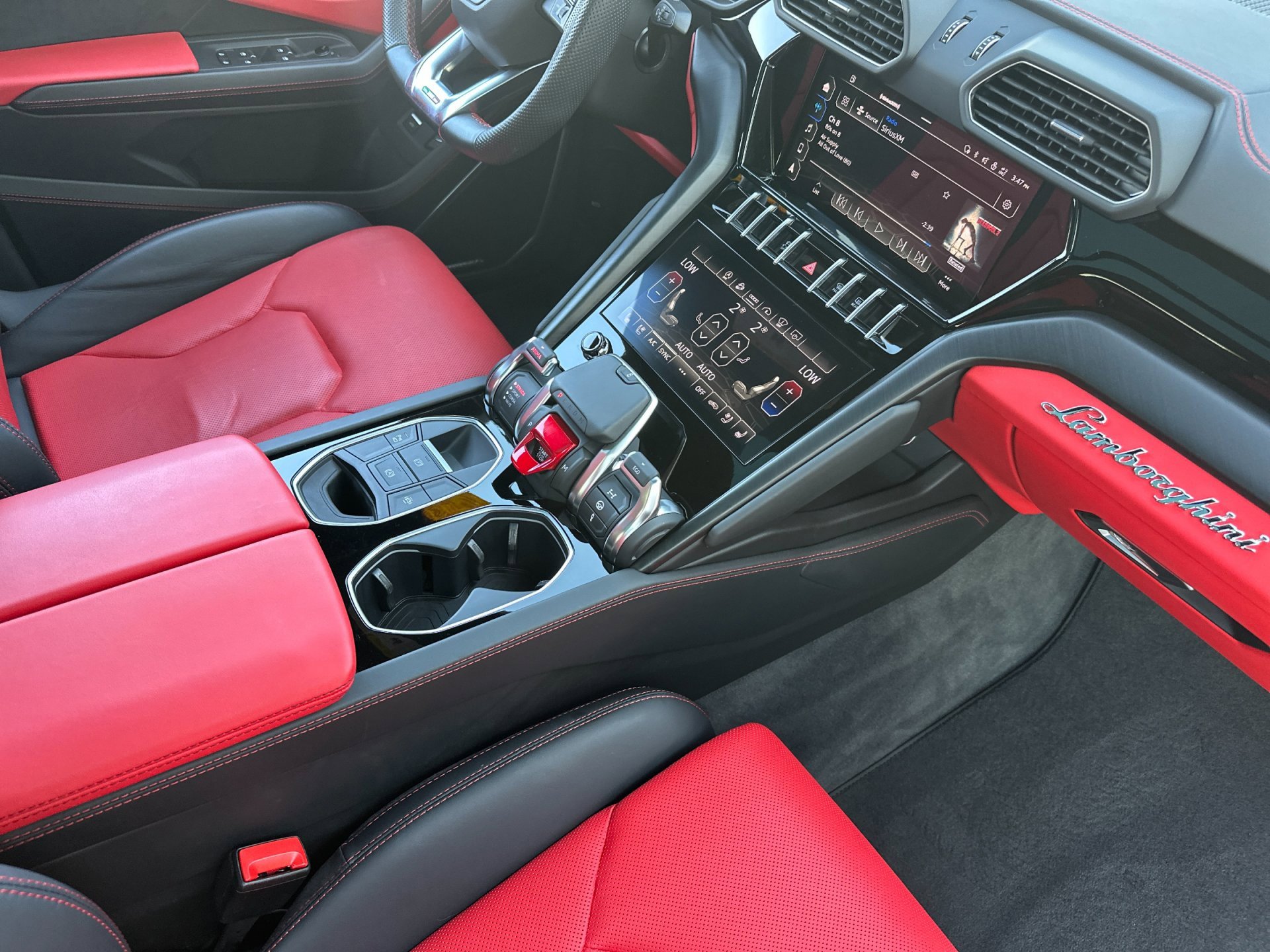 Used 2022 Lamborghini Urus image 6