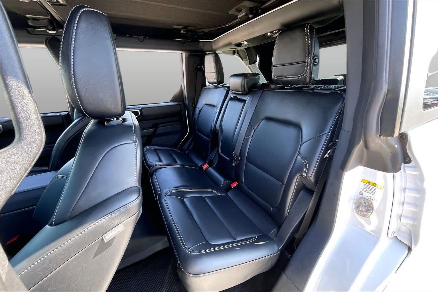 Used 2025 Ford Bronco Outer Banks AWD/4WD image 16