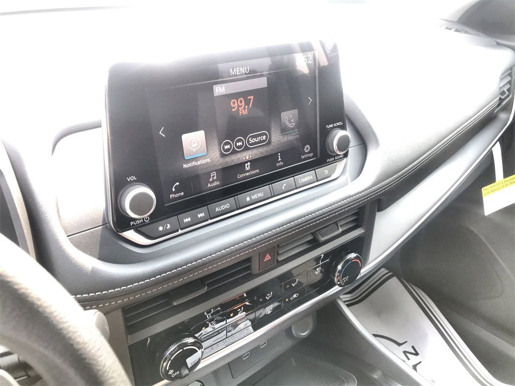New 2026 Nissan Rogue S image 16