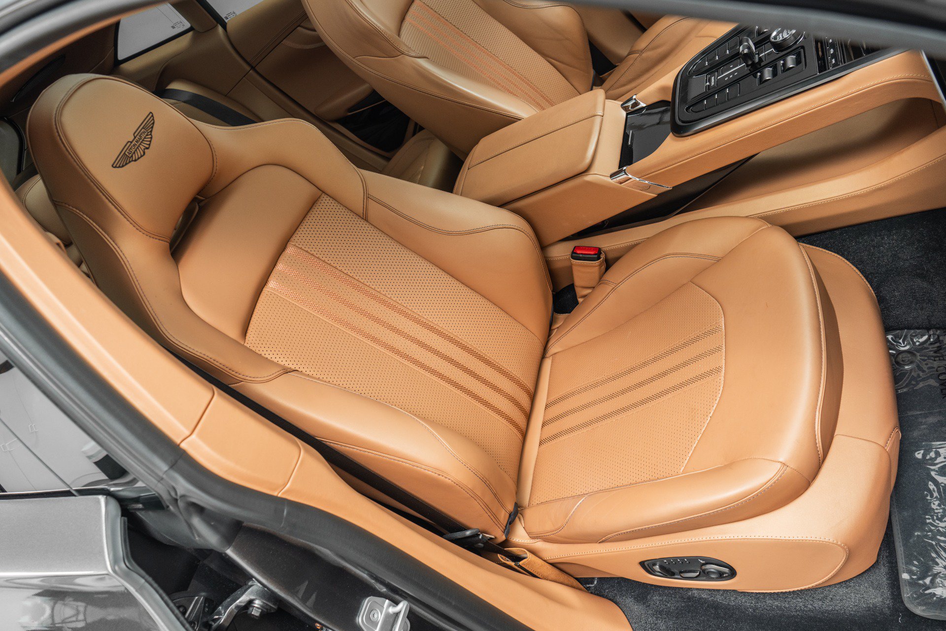 Used 2025 Aston Martin DBX 707 AWD/4WD image 25