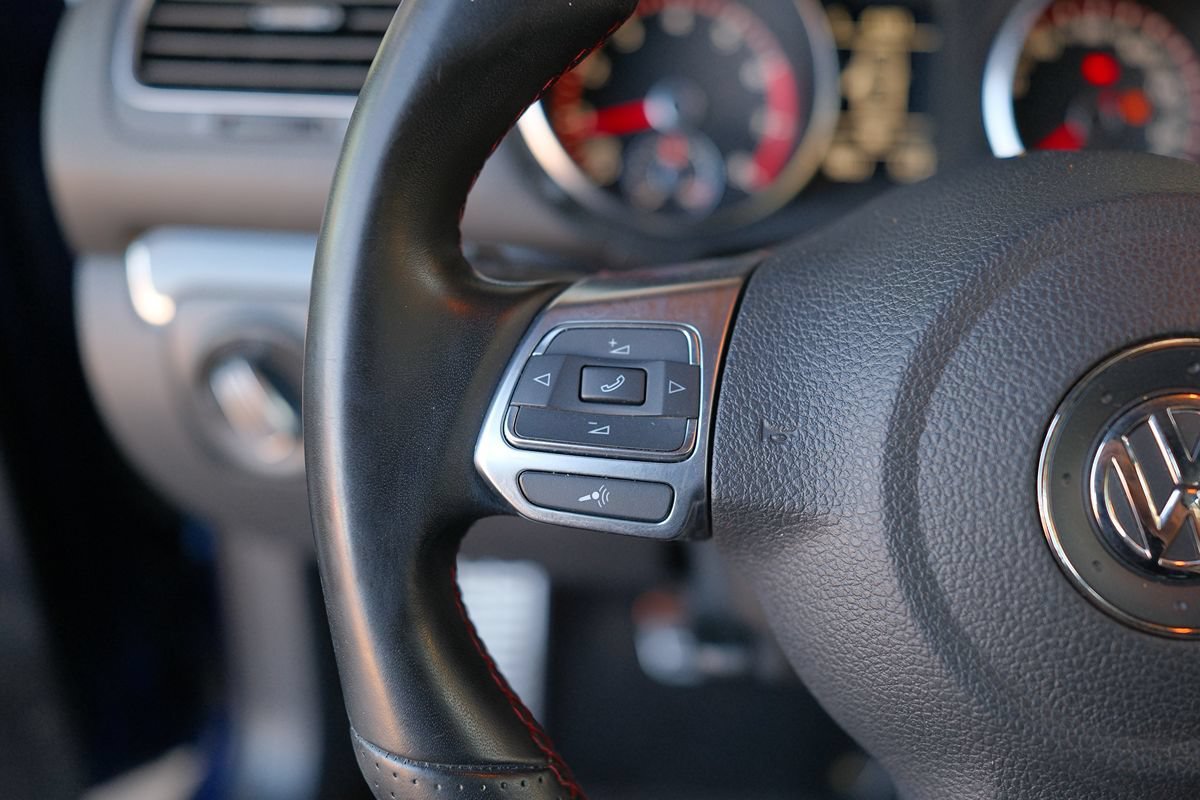 Used 2011 Volkswagen GTI 4-Door FWD image 17
